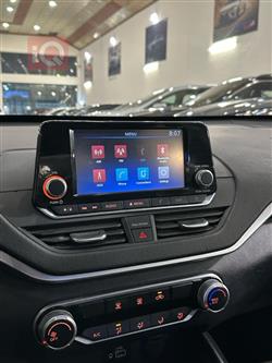 نيسان ألتيما